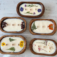 Load image into Gallery viewer, Wooden Flower Soy Candle
